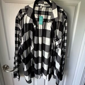 Chic Black and White Checkered Shirt